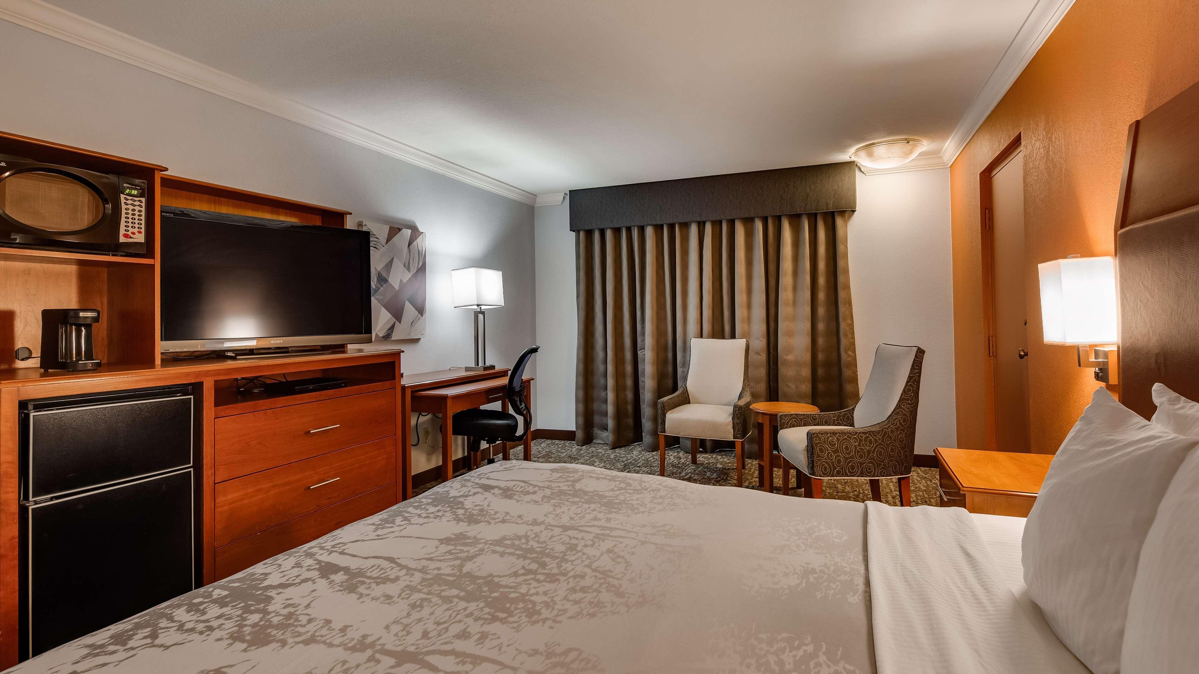 Best Western Angus Inn Great Bend Exterior photo