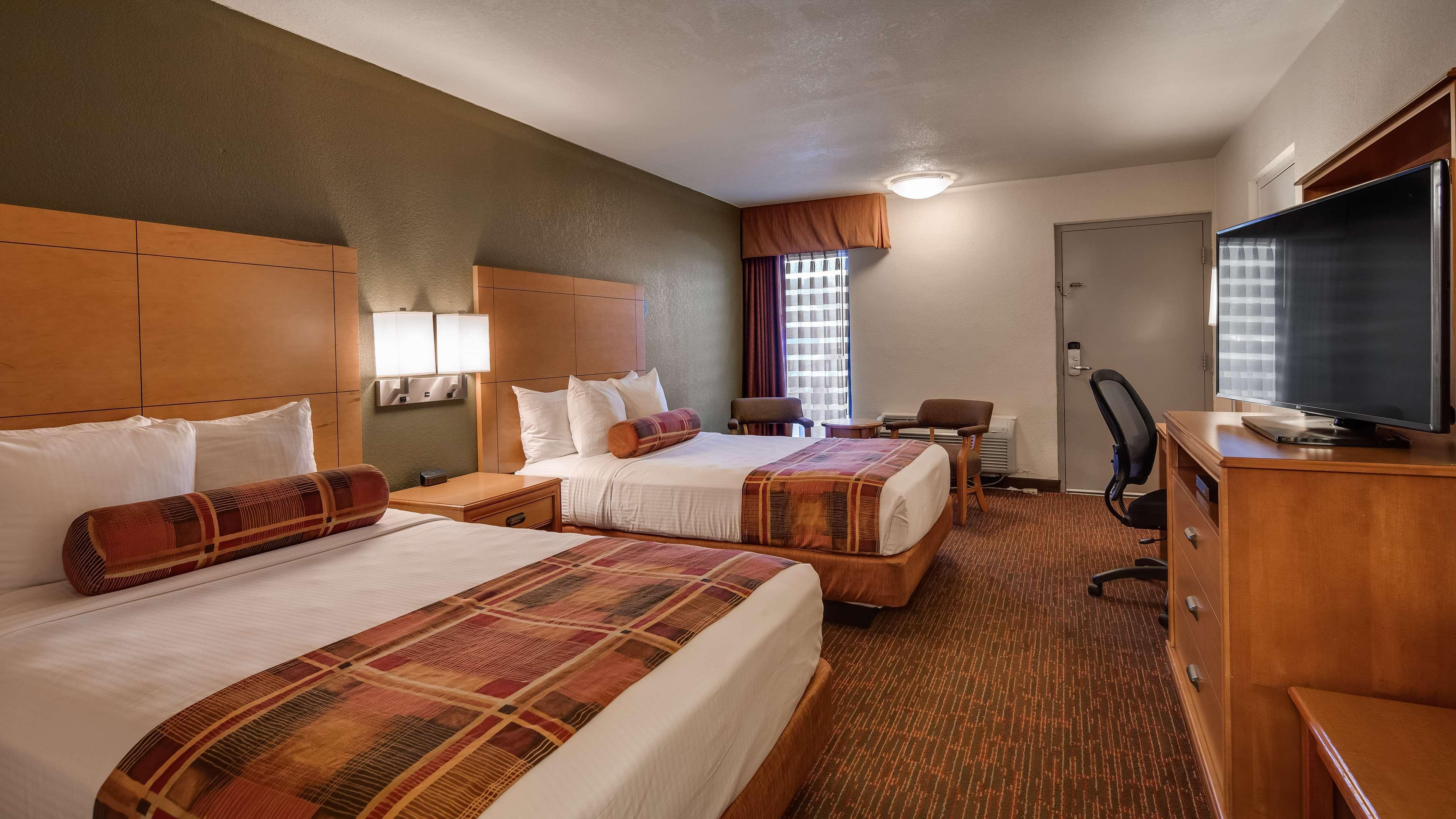 Best Western Angus Inn Great Bend Exterior photo