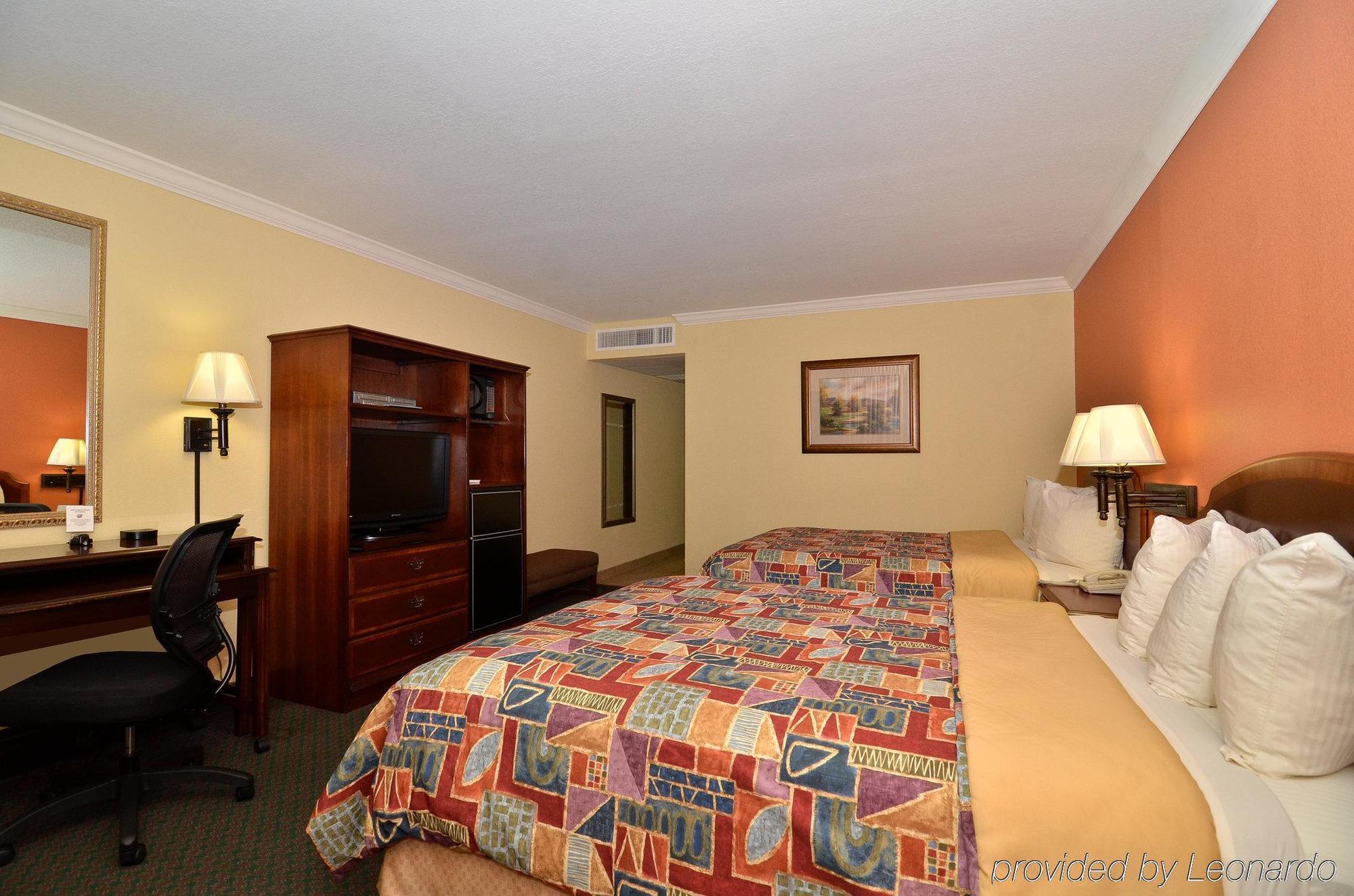 Best Western Angus Inn Great Bend Exterior photo