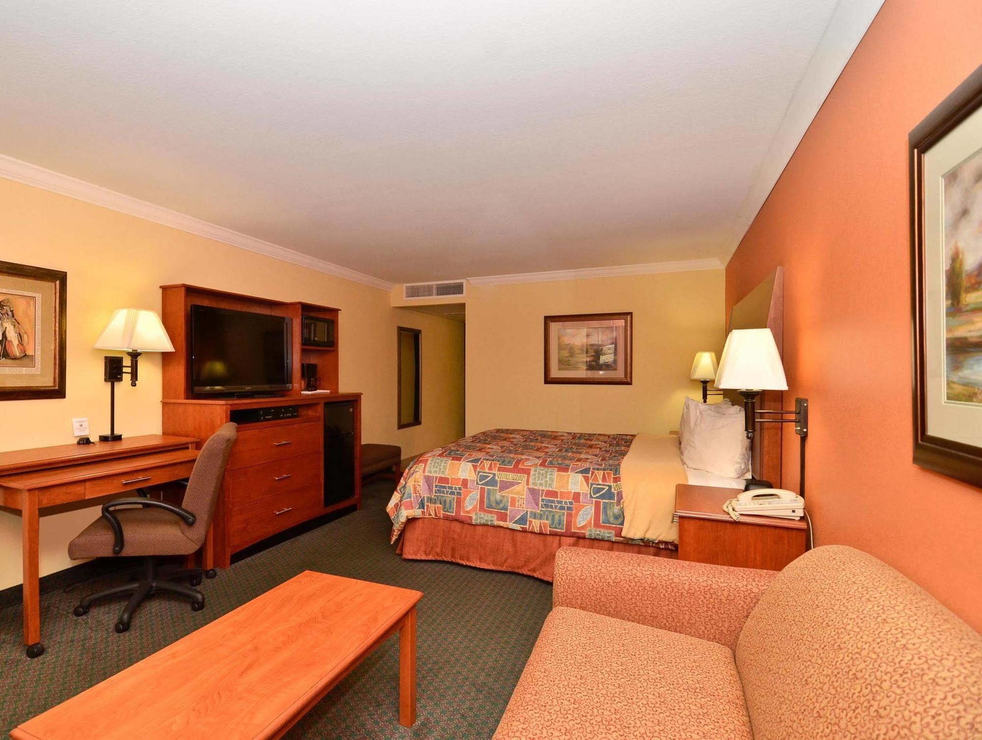 Best Western Angus Inn Great Bend Exterior photo